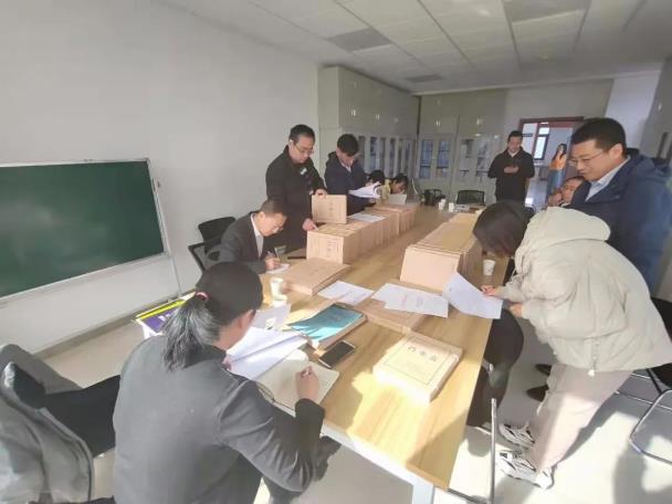 平凉工业园区东二路等三条道路工程顺利通过行政验收(图2) 平凉工业园区东二路等三条道路工程顺利通过行政验收(图2)