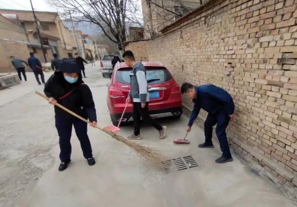 开云网页版登录入口-开云(中国)
团委开展“学雷锋义务清扫活动”(图2) 开云网页版登录入口-开云(中国)
团委开展“学雷锋义务清扫活动”(图2)