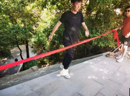 助力文旅市场 展示产投风采——开云网页版登录入口-开云（中国）
组织开展员工登山比赛活动(图9)